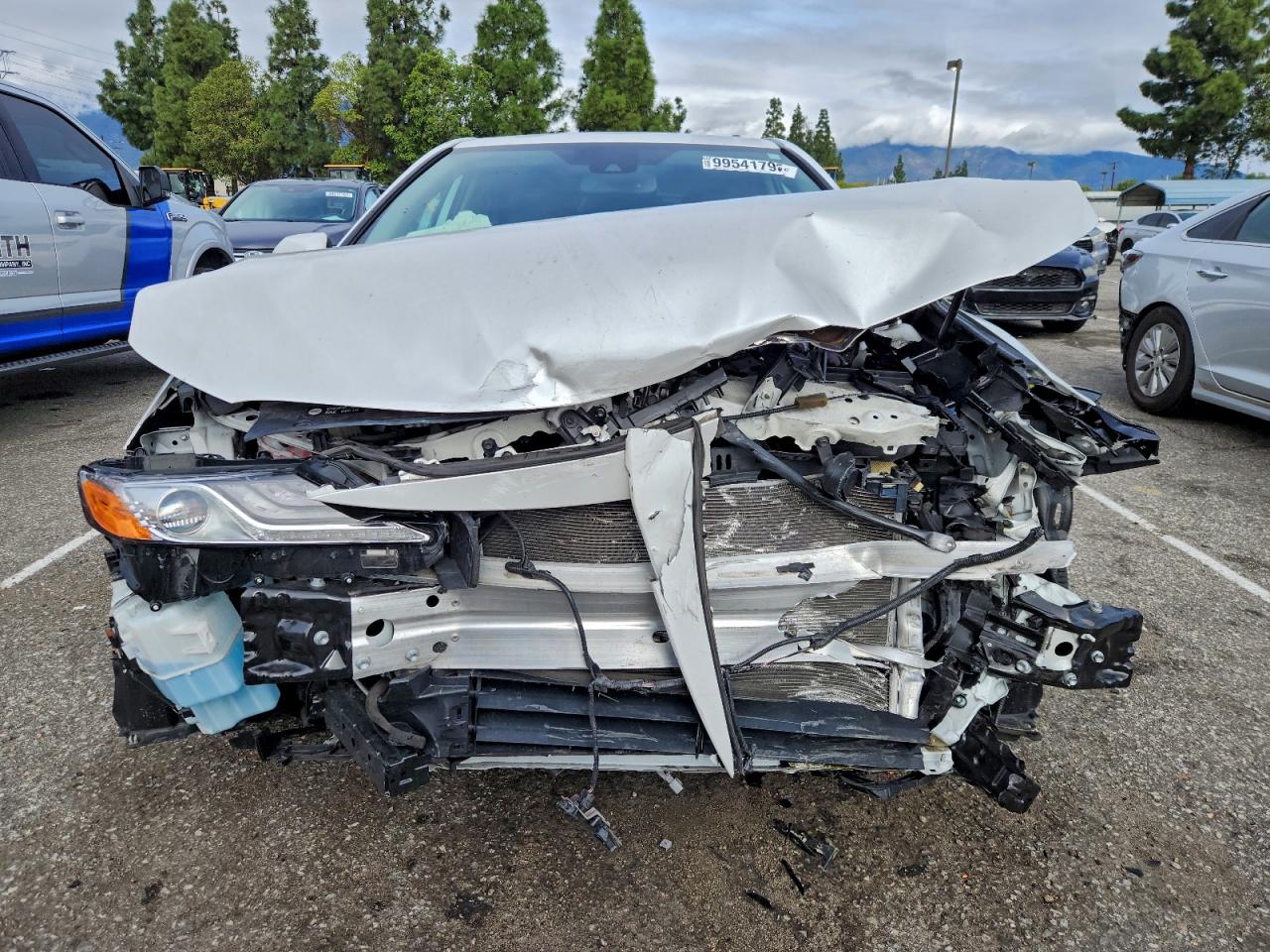 Toyota Camry Hybrid Image 5