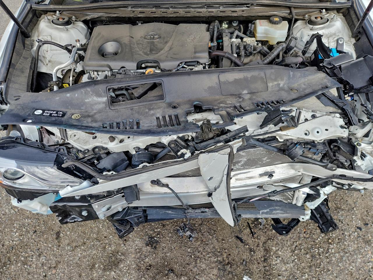 Toyota Camry Hybrid Image 9