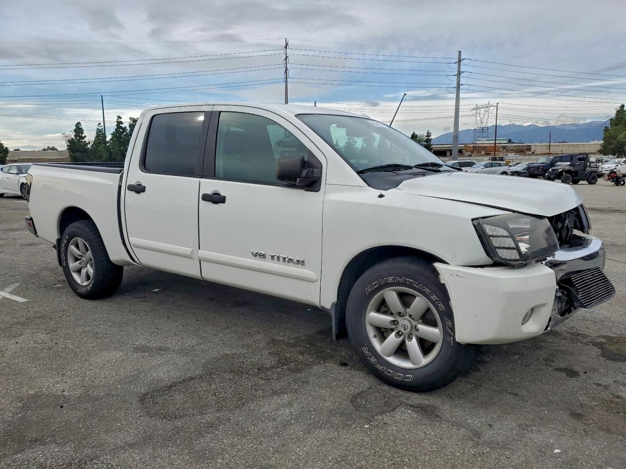 Nissan Titan S Image 8