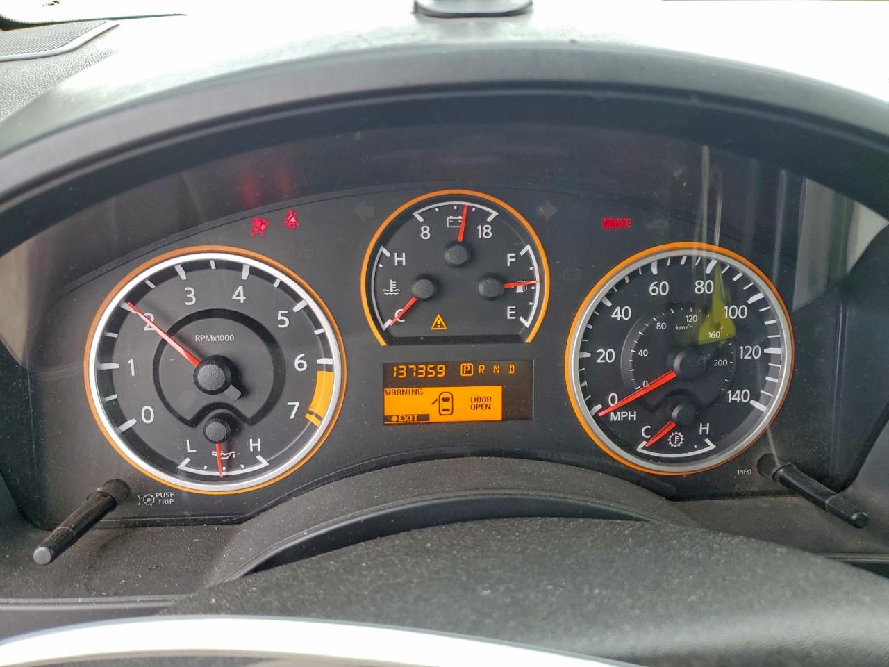 Nissan Titan S Image 10