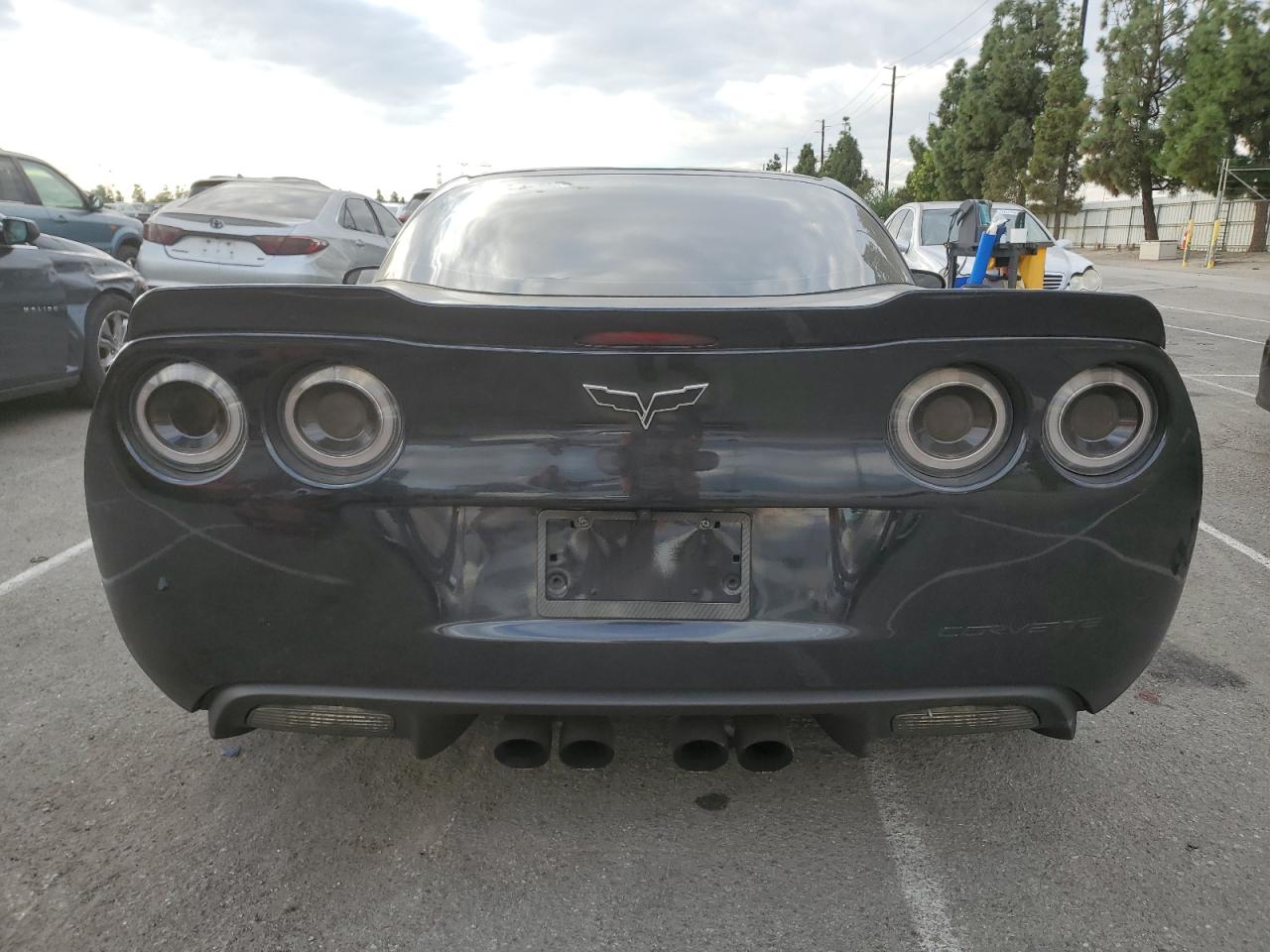 Chevrolet Corvette Image 8