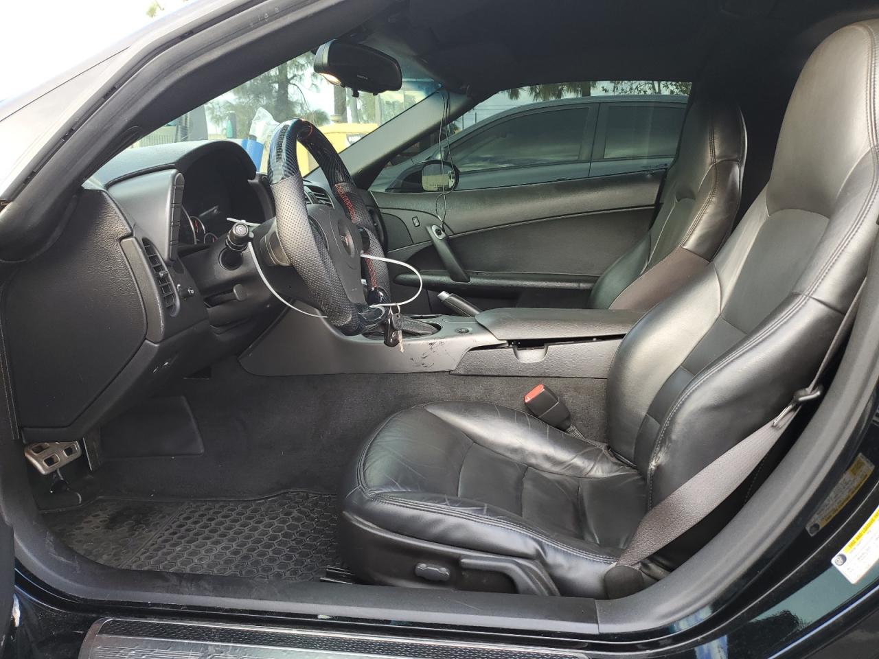 Chevrolet Corvette Image 11