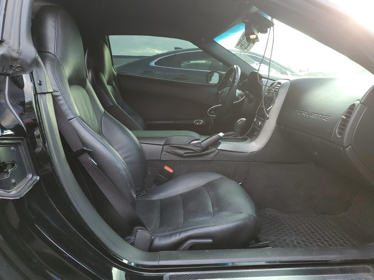 Chevrolet Corvette Image 10