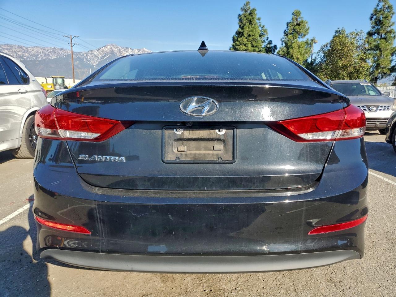 Hyundai ELANTRA Sel Image 9