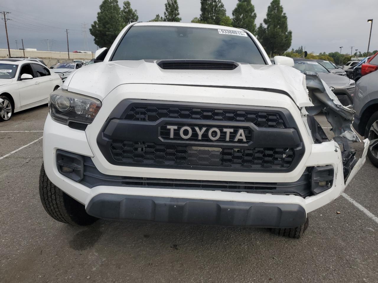 Toyota Tacoma Double Cab Image 8