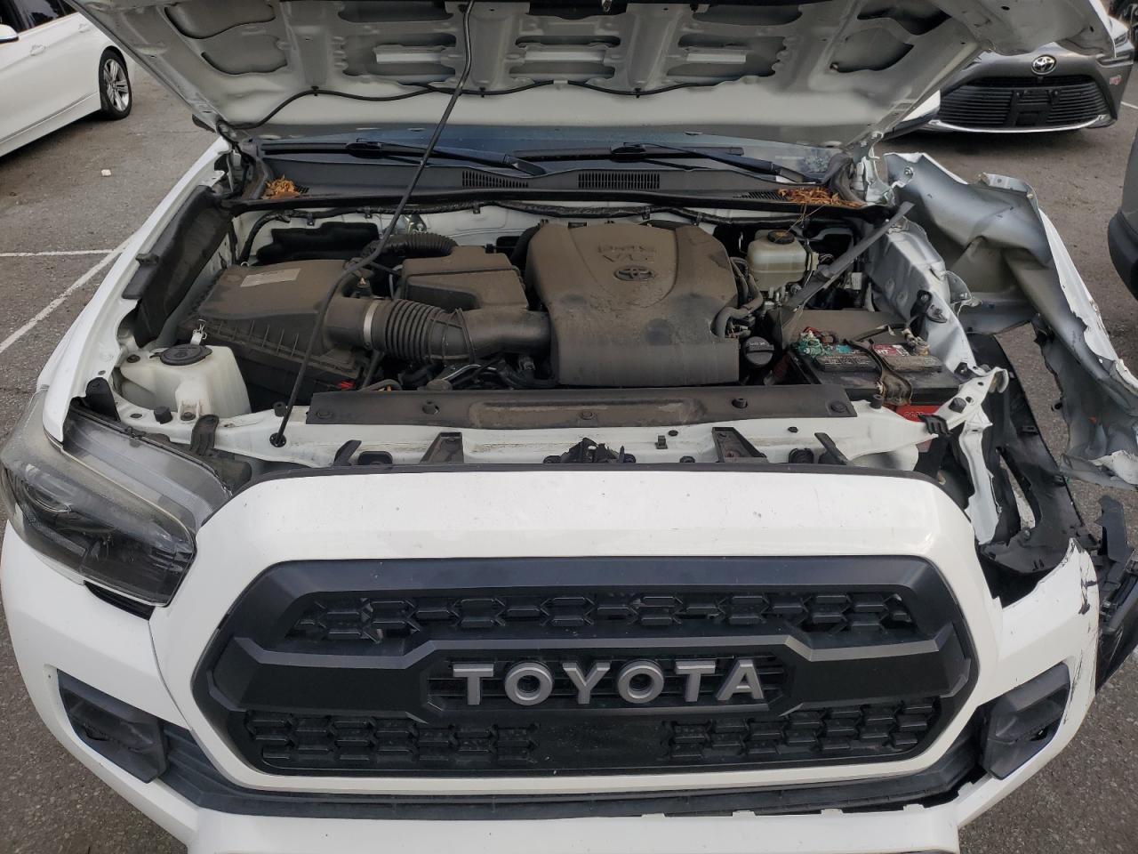 Toyota Tacoma Double Cab Image 4