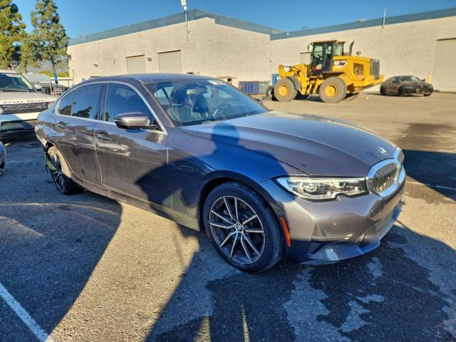 BMW 3 Series Image 12