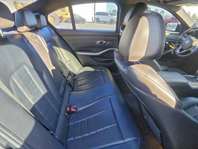 BMW 3 Series Image 6