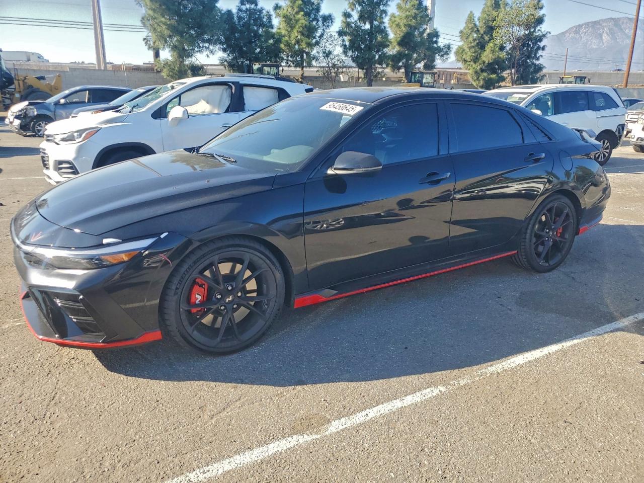 Hyundai ELANTRA Image 1