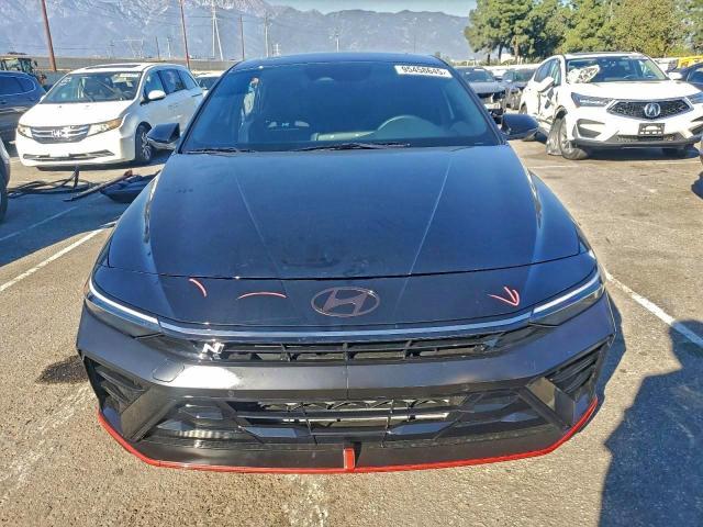 Hyundai ELANTRA Image 8