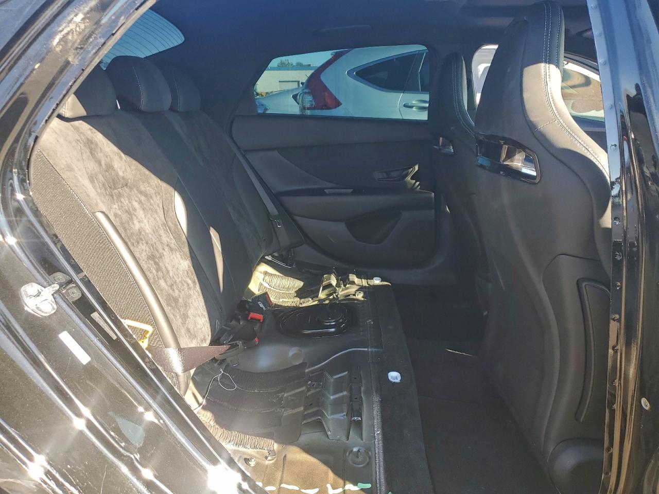 Hyundai ELANTRA Image 13