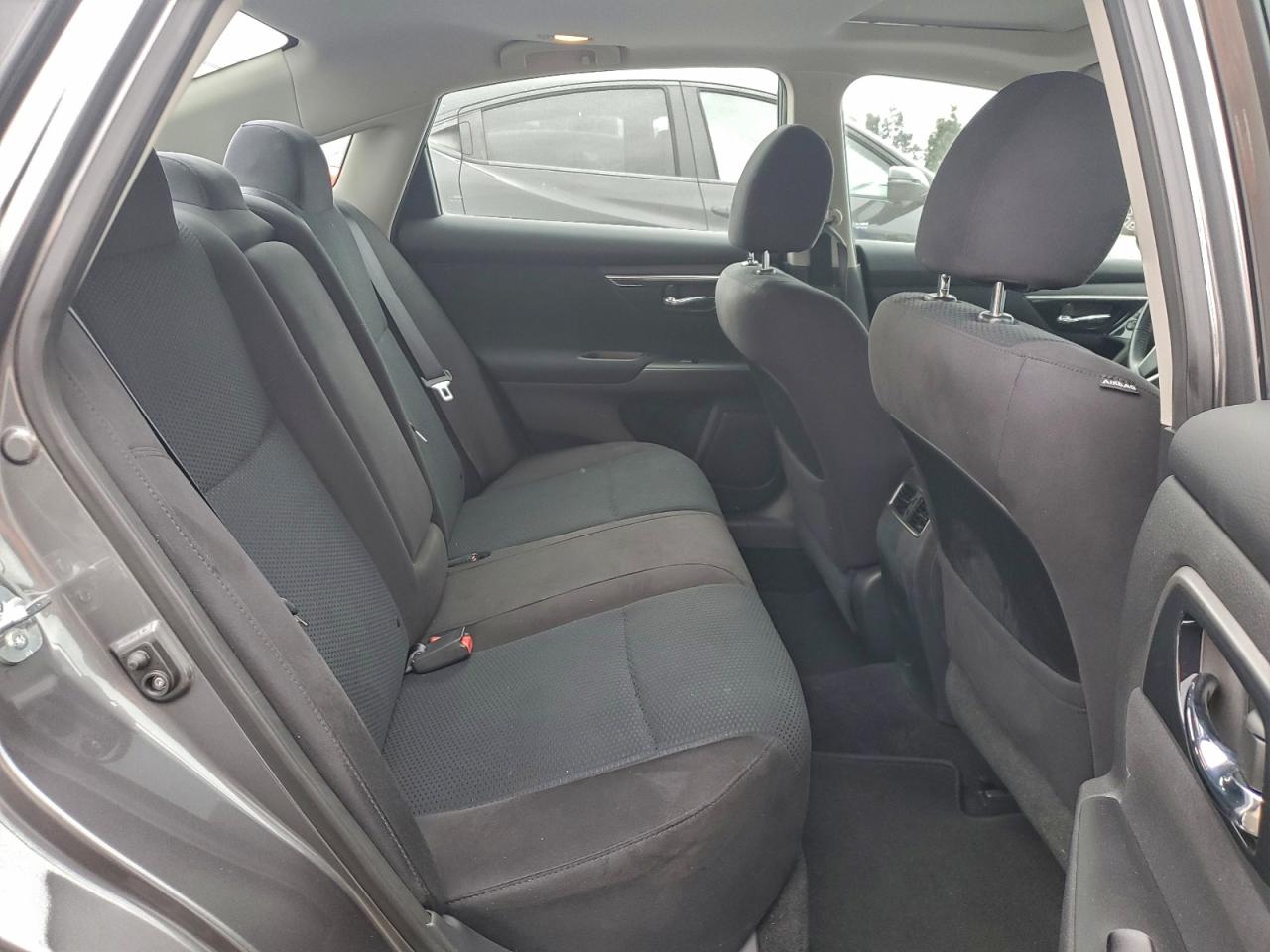 Nissan Altima 2.5 Image 2