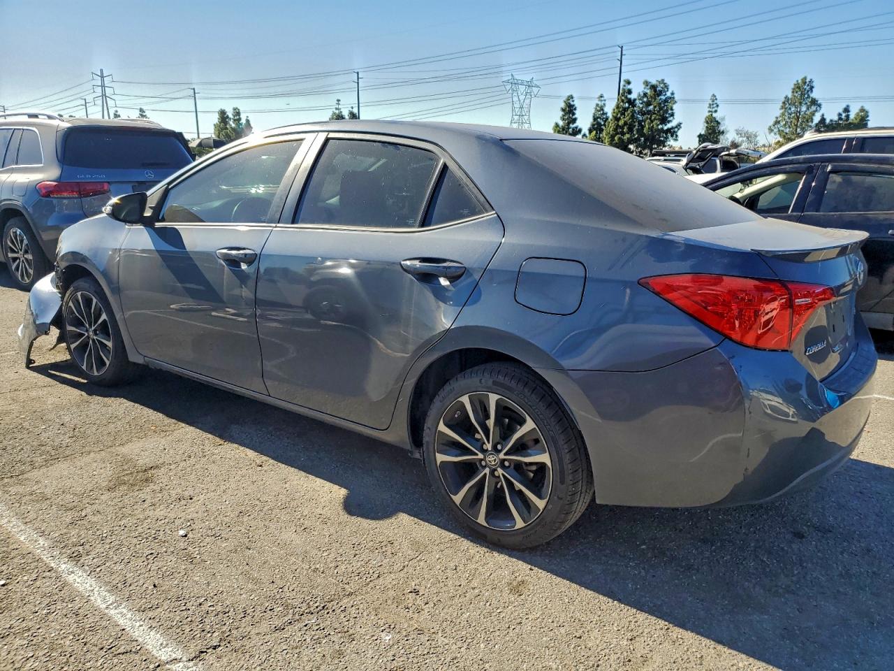 Toyota Corolla L Image 2