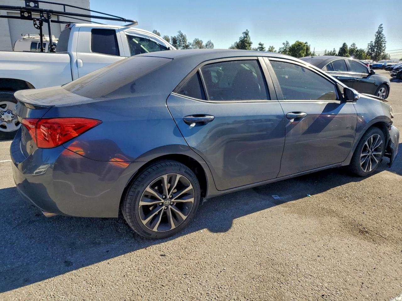 Toyota Corolla L Image 4