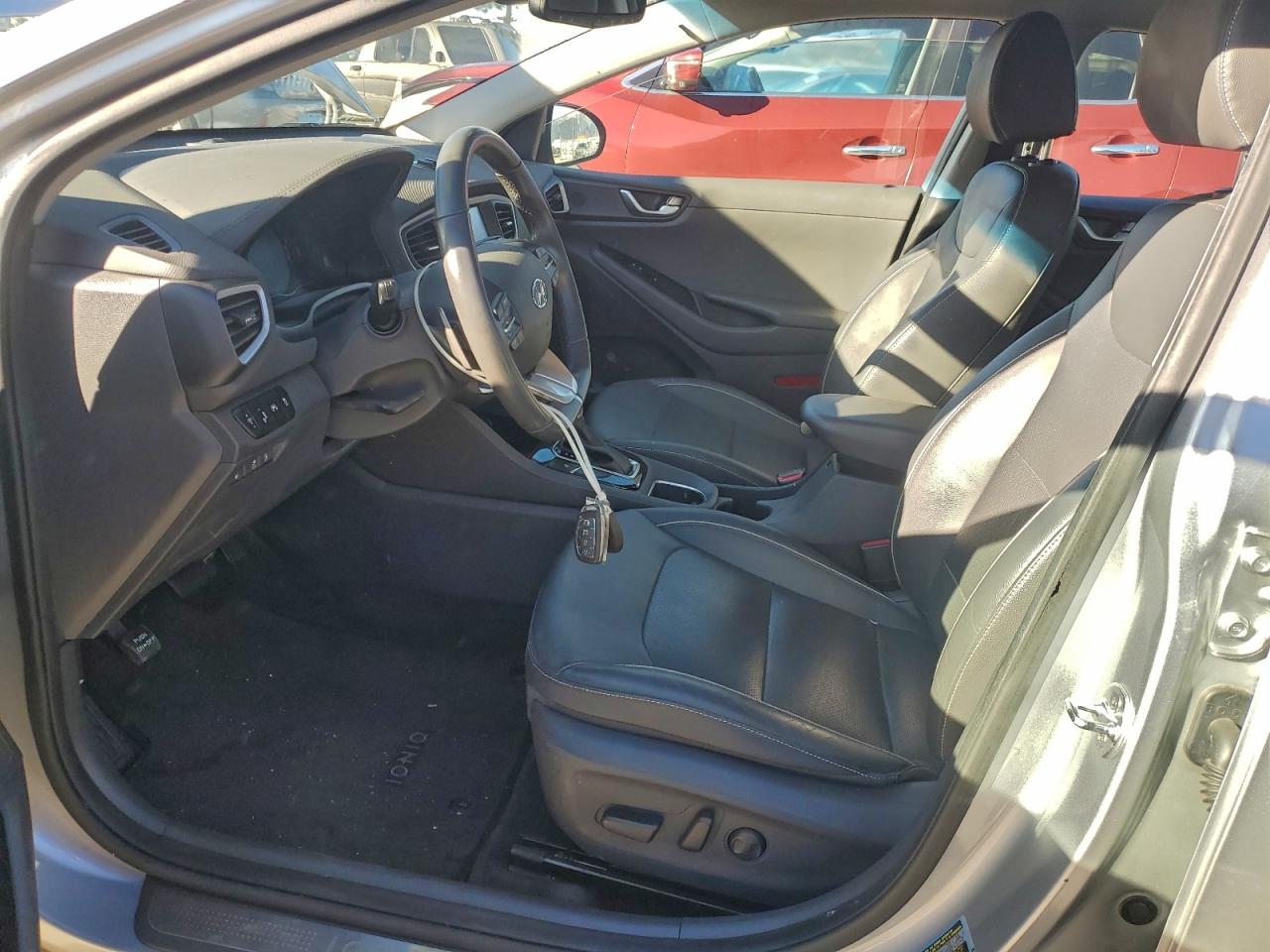 Hyundai Ioniq Limited Image 5