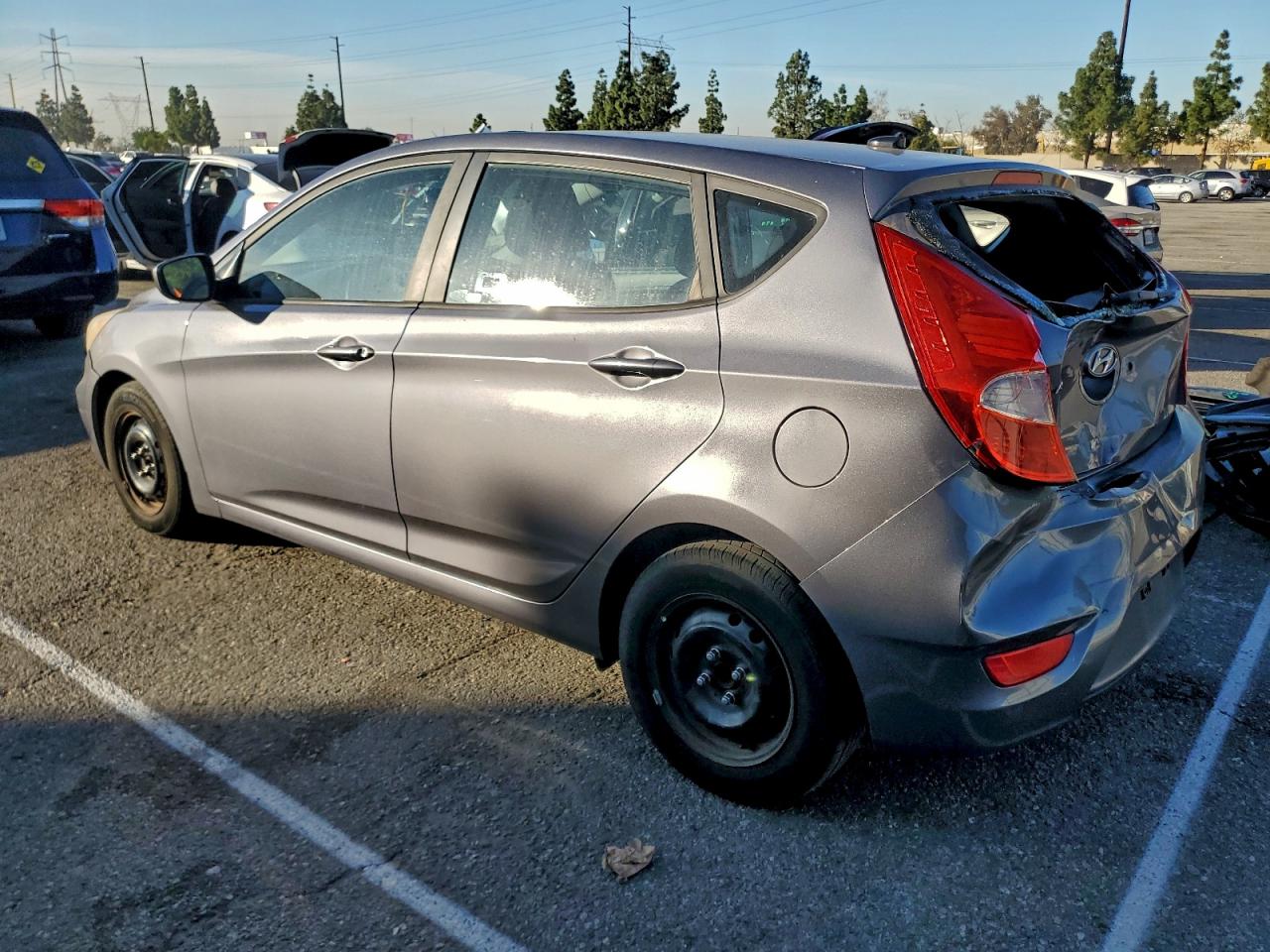 Hyundai ACCENT Se Image 2