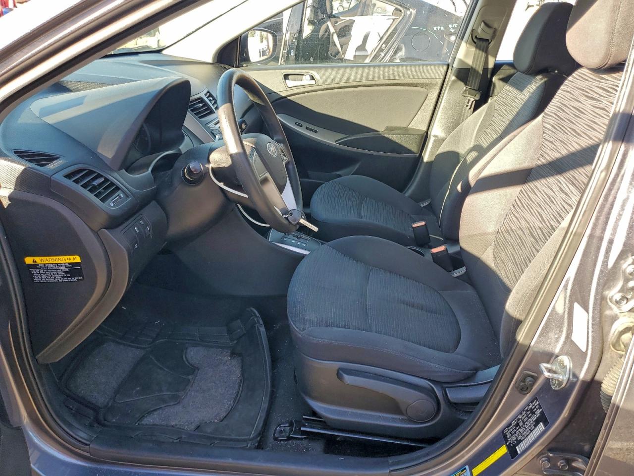 Hyundai ACCENT Se Image 4