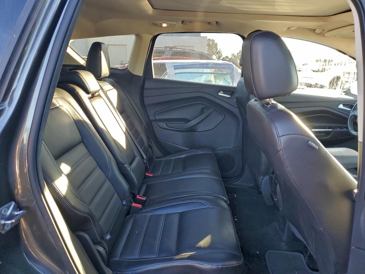 Ford Escape Titanium Image 2