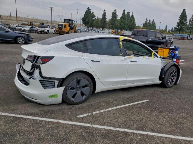 Tesla Model 3 Image 4