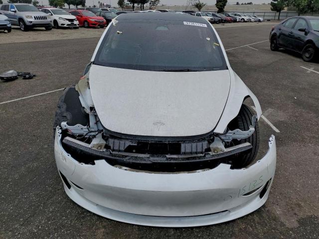 Tesla Model 3 Image 8