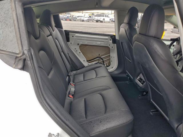 Tesla Model 3 Image 10