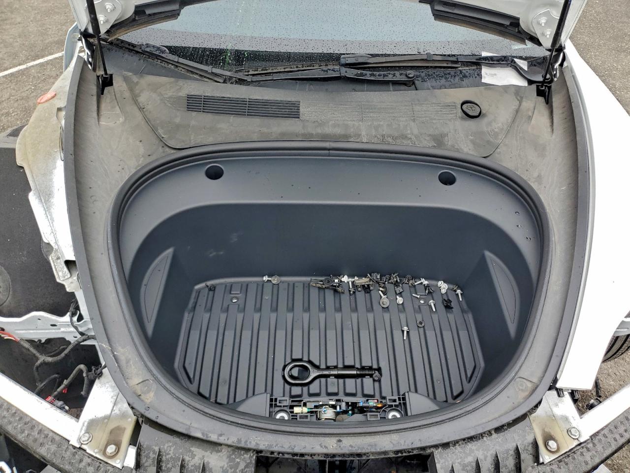 Tesla Model 3 Image 11