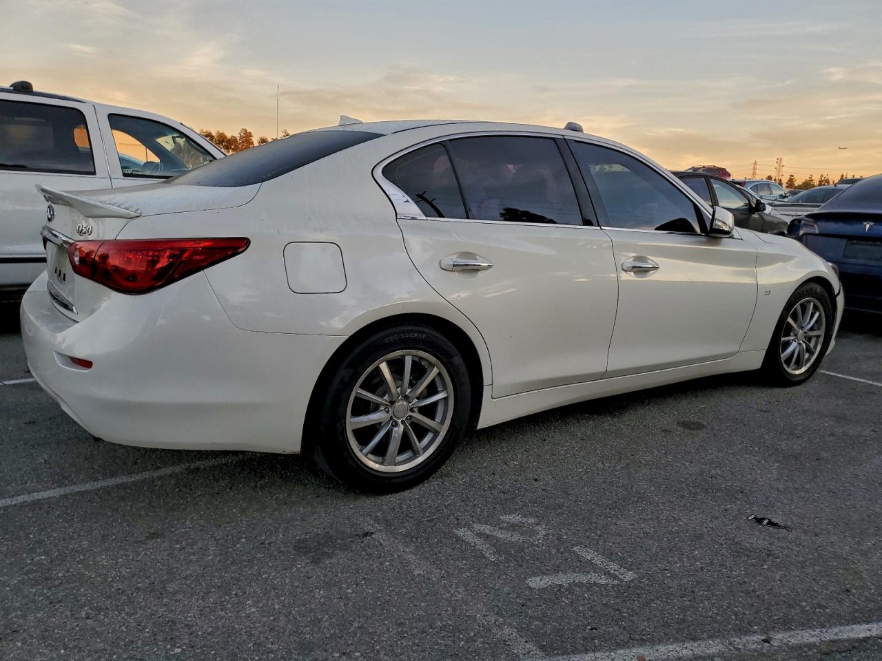 INFINITI Q50 Base Image 2