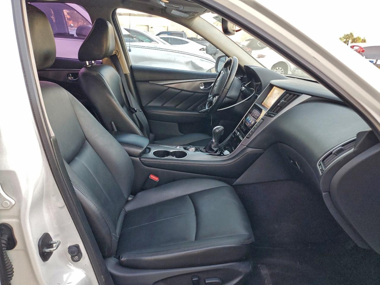 INFINITI Q50 Base Image 11