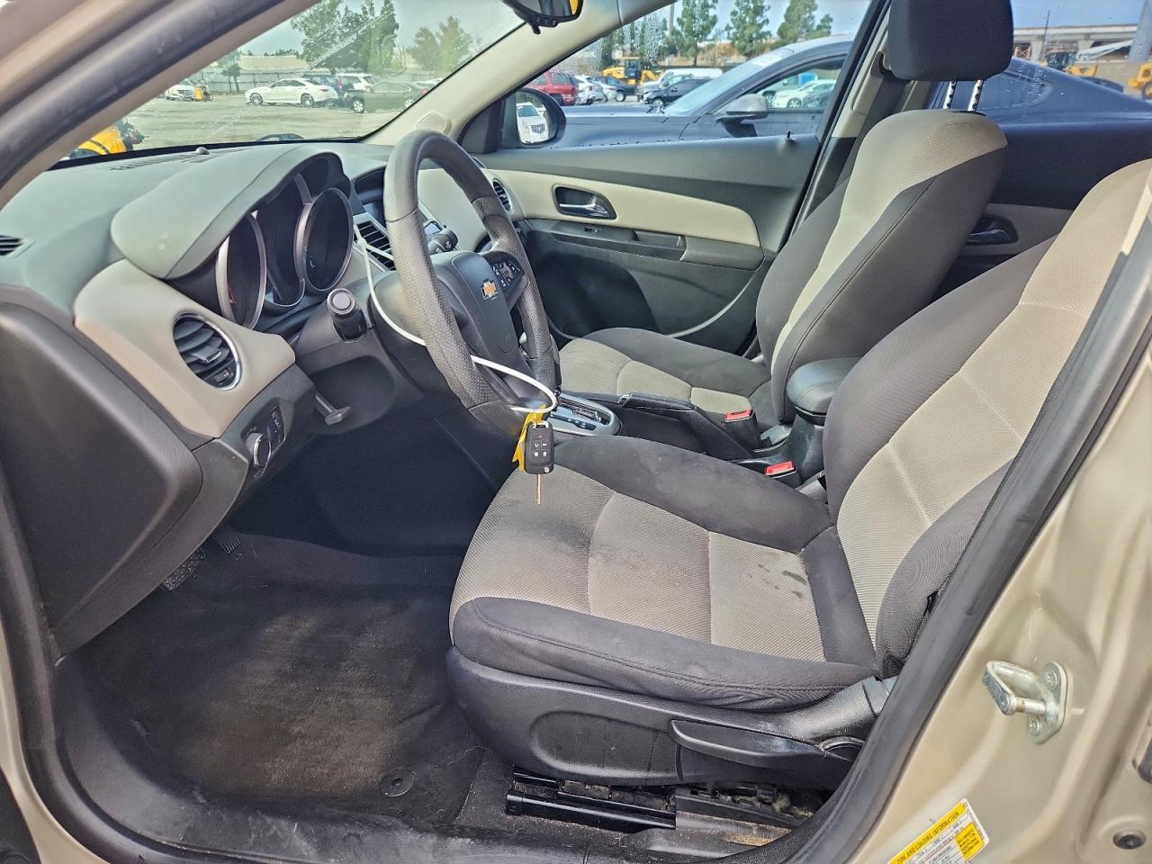 Chevrolet Cruze Ls Image 8