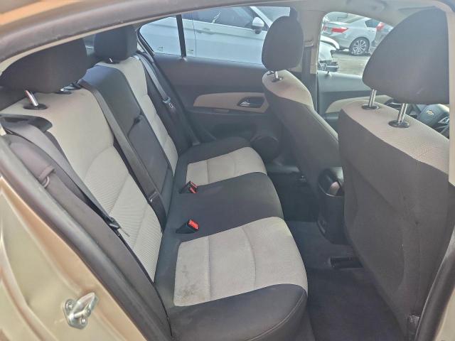 Chevrolet Cruze Ls Image 5