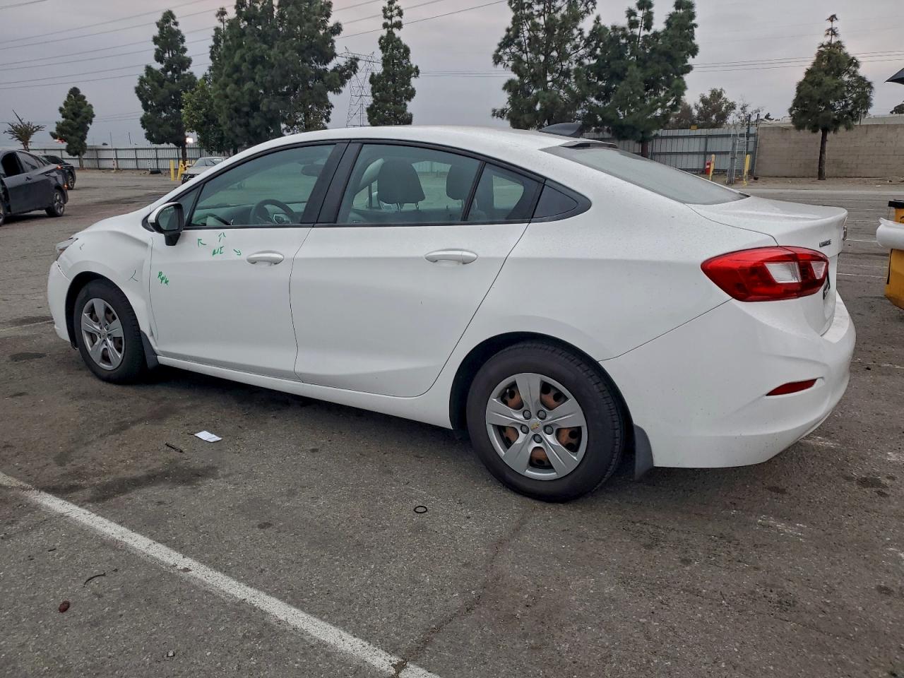 Chevrolet Cruze Ls Image 11