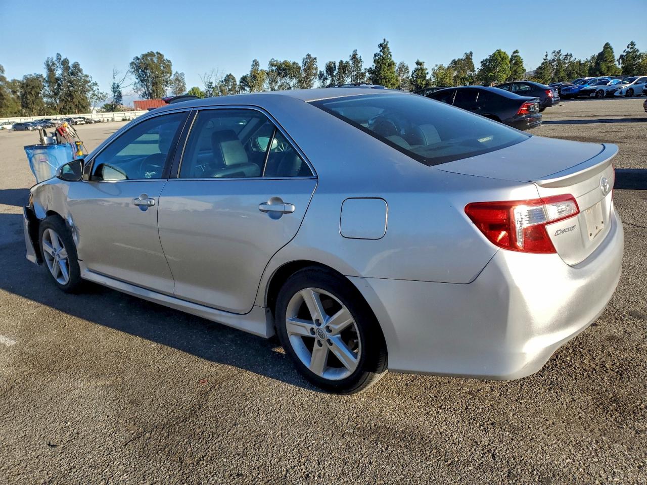 Toyota Camry L Image 7