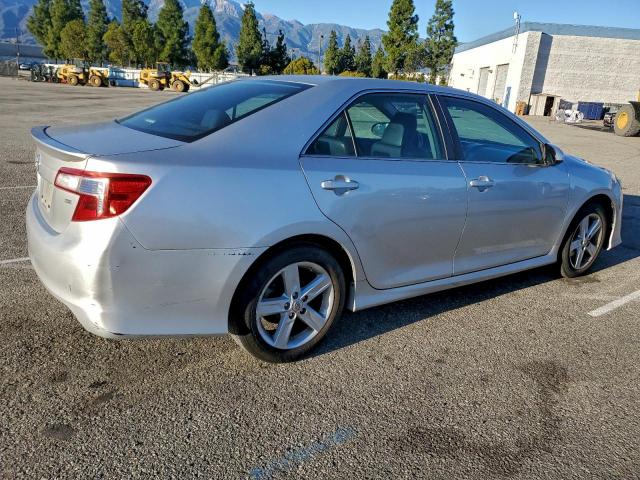 Toyota Camry L Image 6