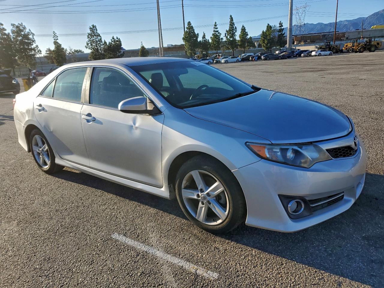 Toyota Camry L Image 3