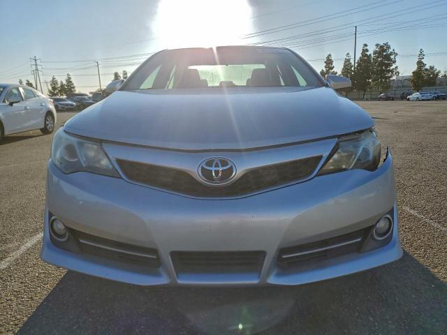 Toyota Camry L Image 8