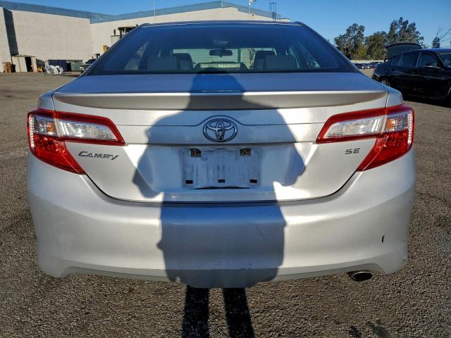 Toyota Camry L Image 4