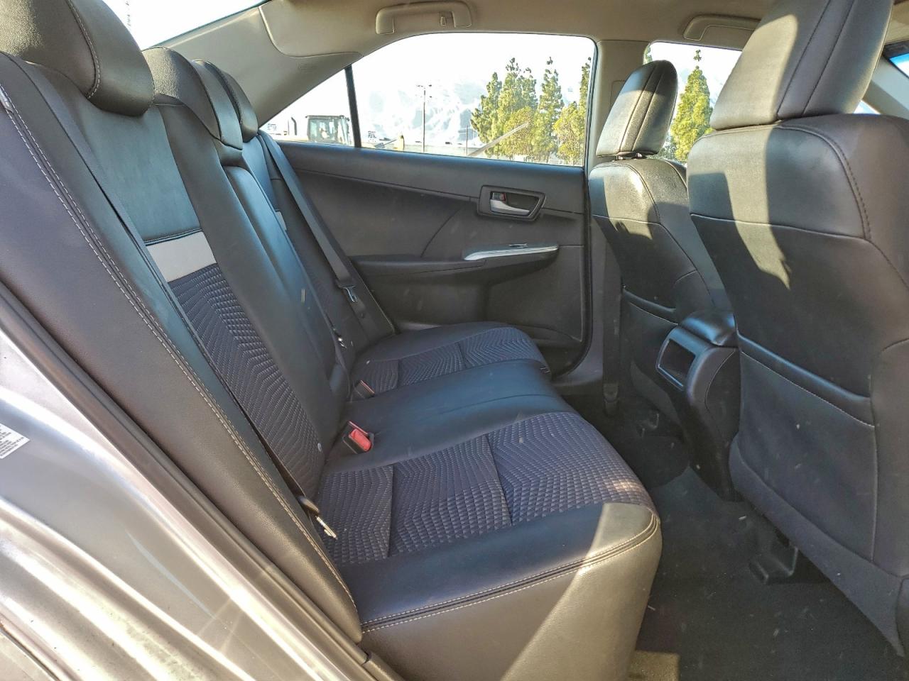 Toyota Camry L Image 12