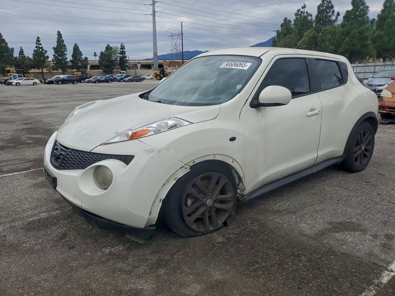 Nissan JUKE S Image 1