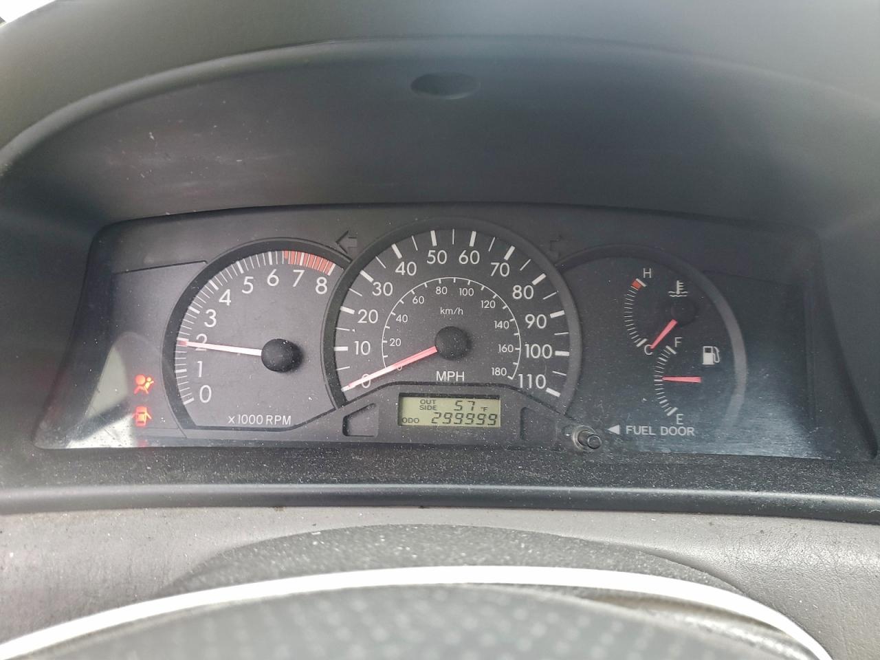 Toyota Corolla Ce Image 3