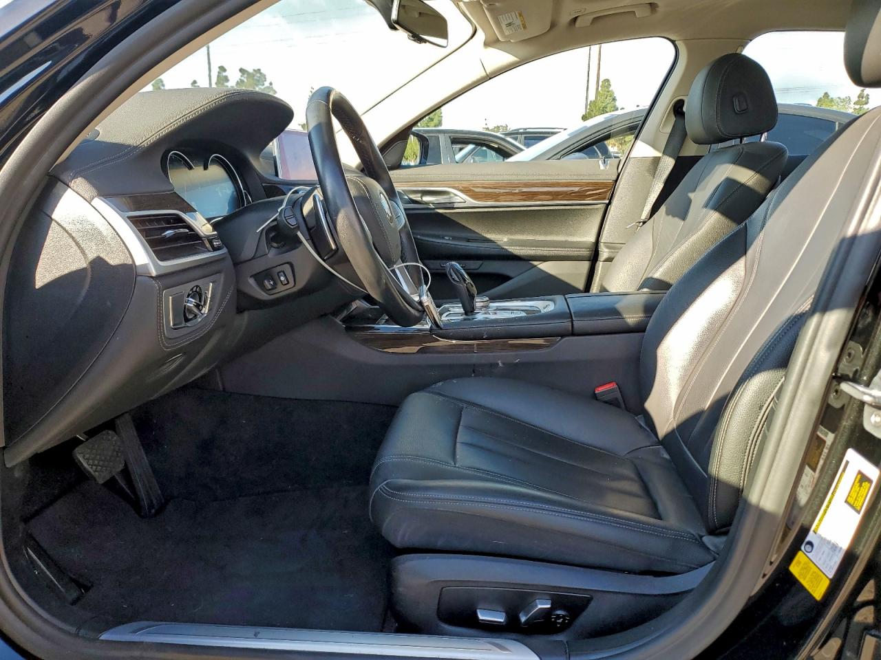 BMW 7 Series I Image 8