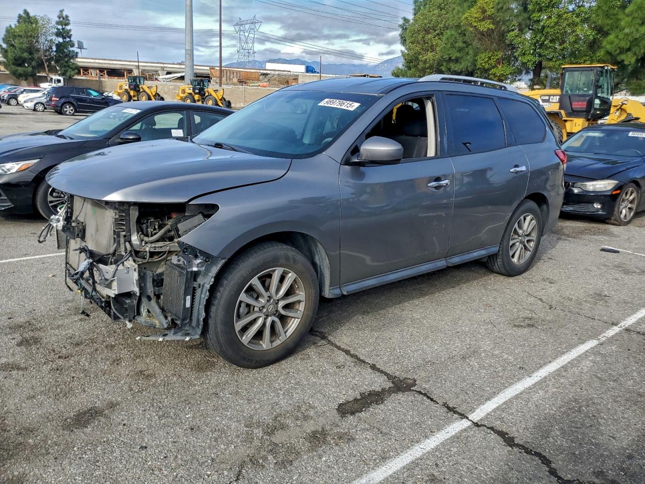 Nissan Pathfinder S Image 1