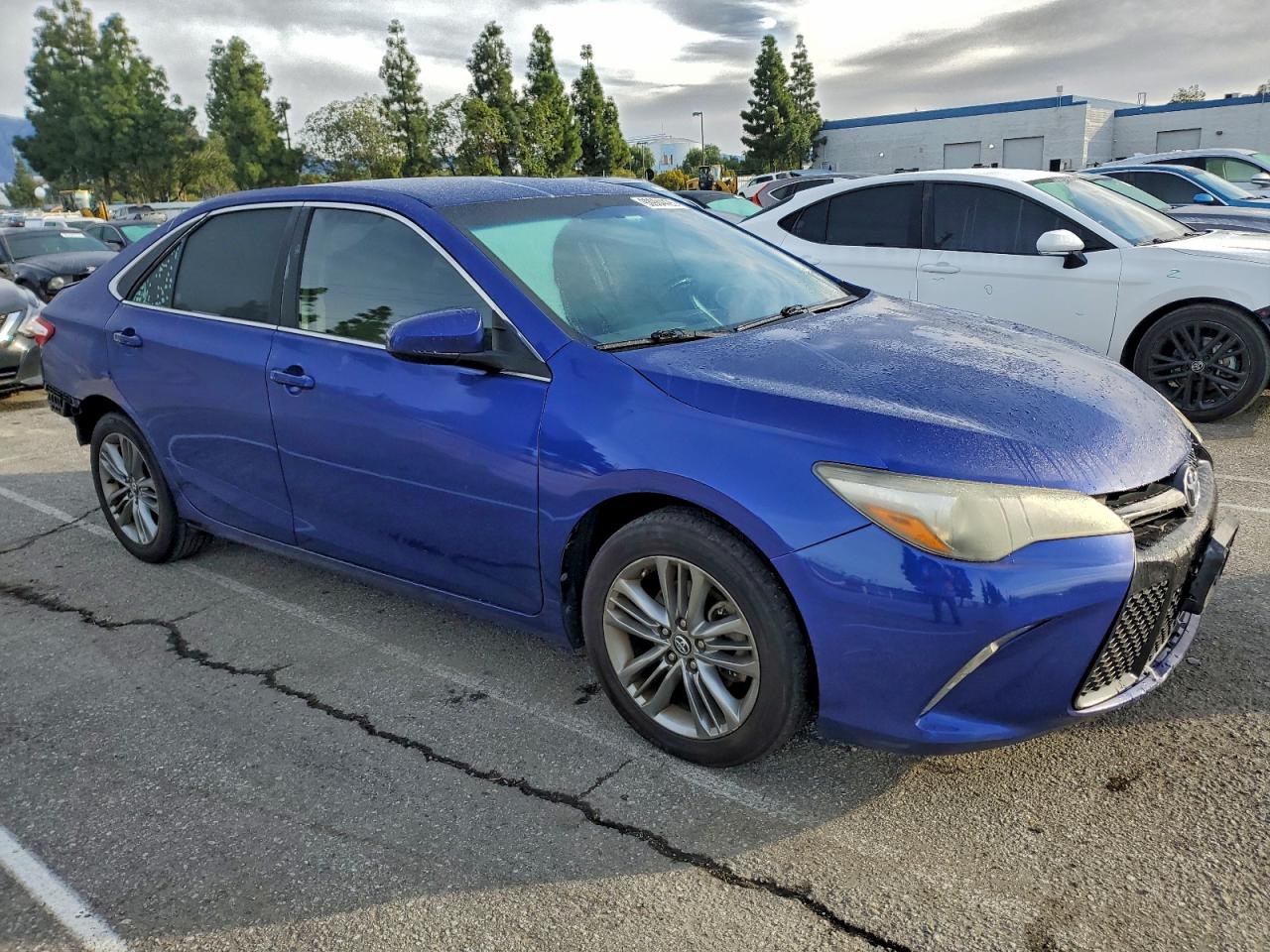 Toyota Camry Le Image 5