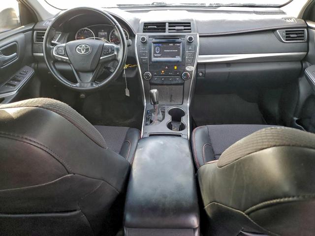 Toyota Camry Le Image 9
