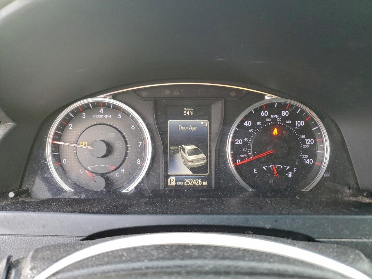 Toyota Camry Le Image 10