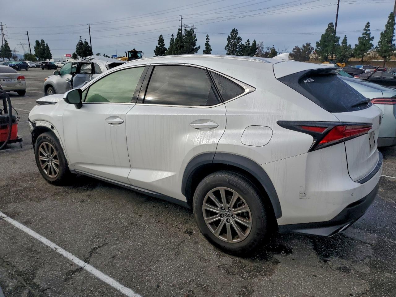 Lexus NX 300 Base Image 3