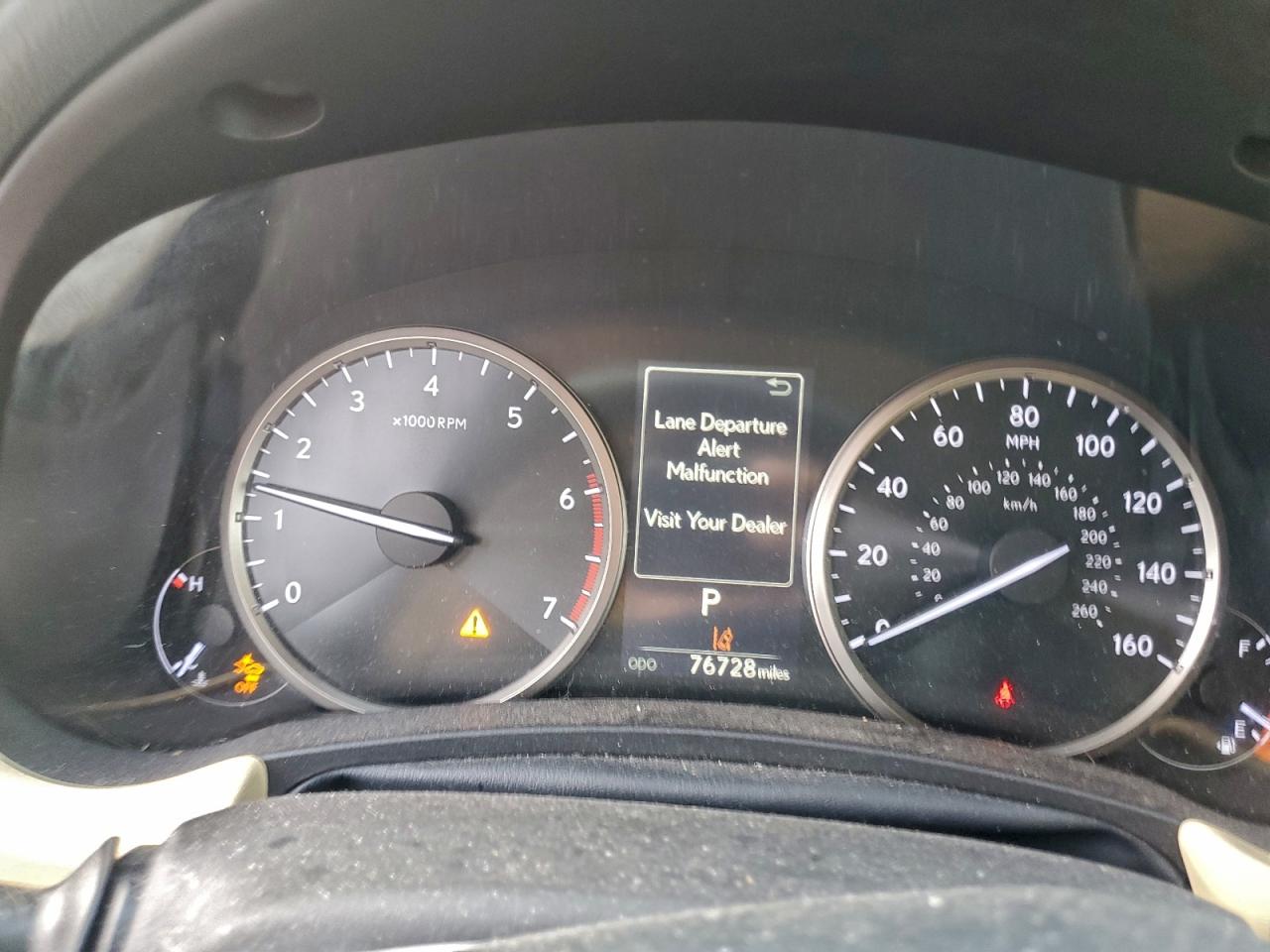 Lexus NX 300 Base Image 4