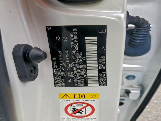 Lexus NX 300 Base Image 8