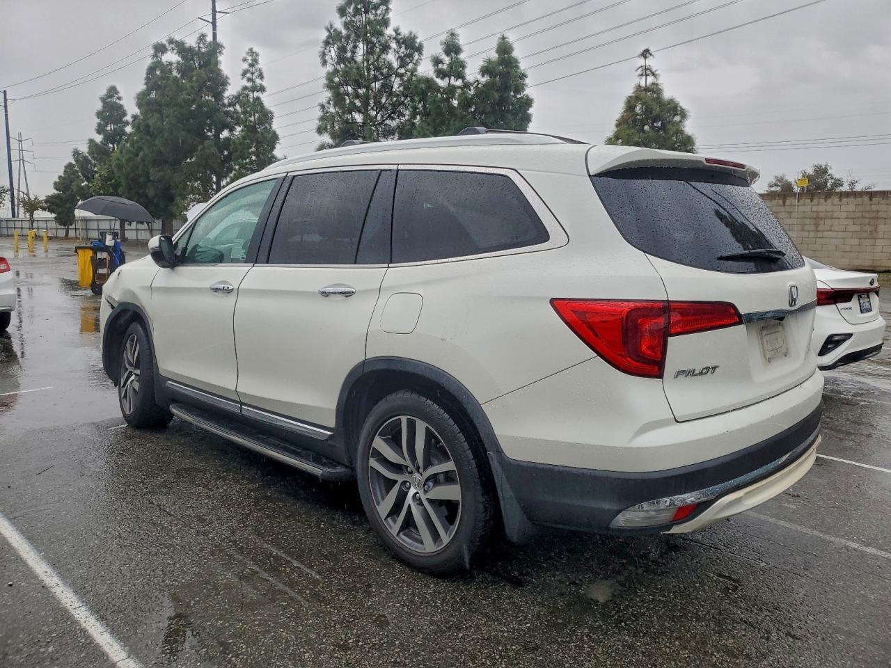 Honda Pilot Touring Image 8