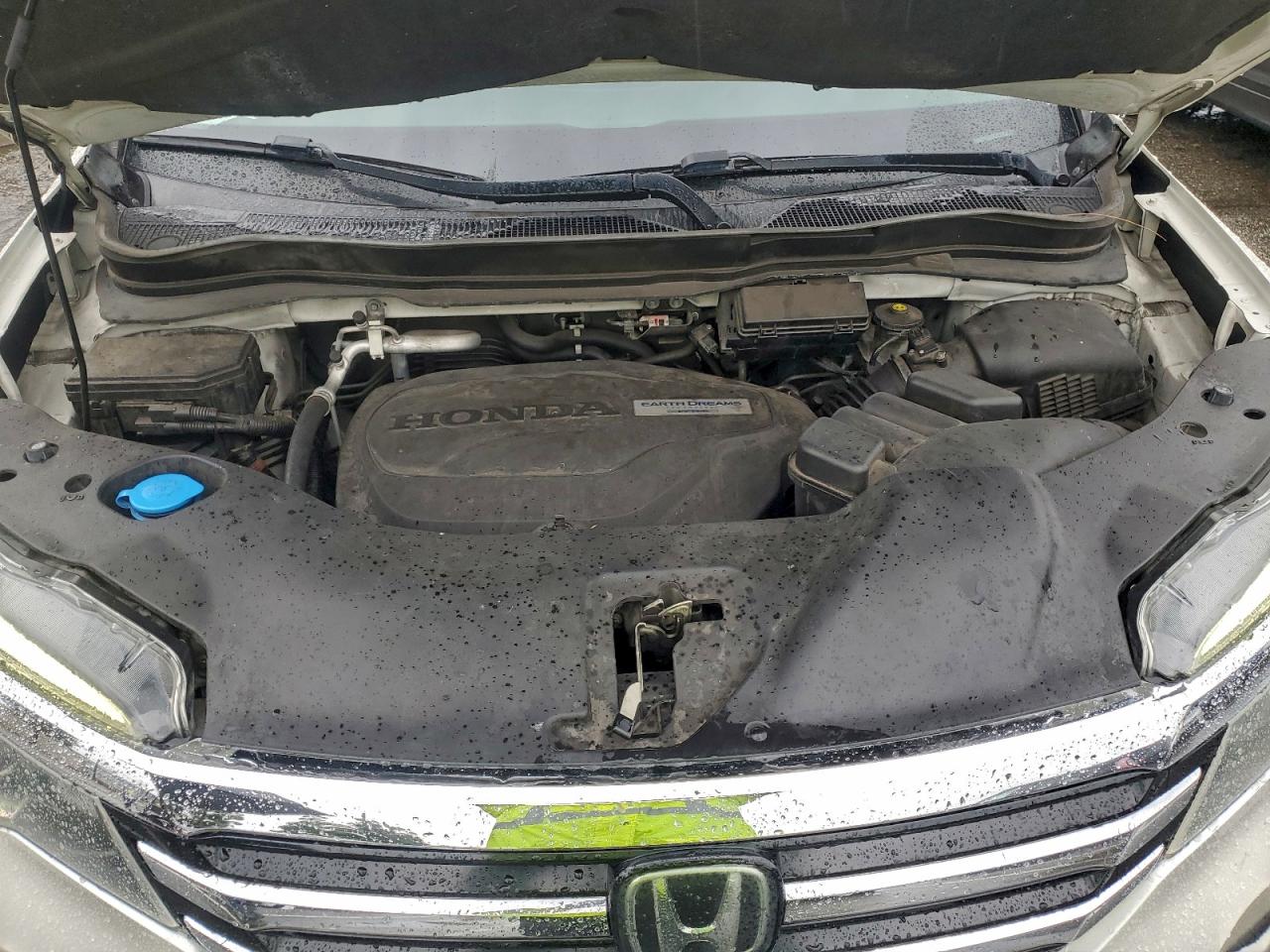 Honda Pilot Touring Image 5