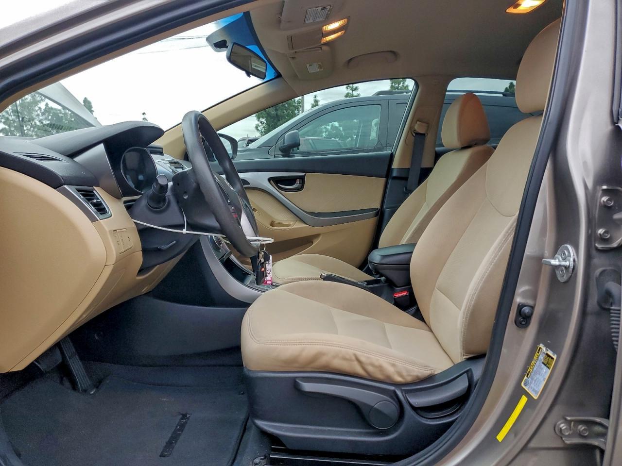 Hyundai ELANTRA Gls Image 10